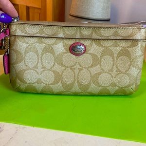 COACH wristlet! Pre owned, well taken care of.